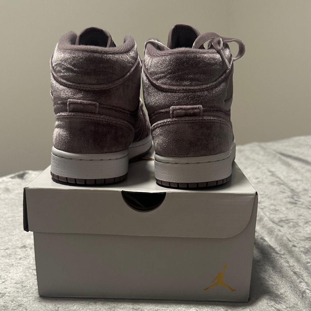 Air Jordan Mid SE Purple Sneakers - Picture 3 of 5